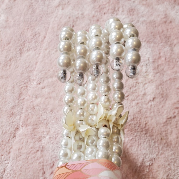 Faux Pearl clothes hangers with white bows, NWT by Concepts - Picture 4 of 8